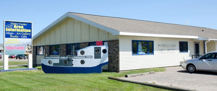 Visitor information next to Hardee's